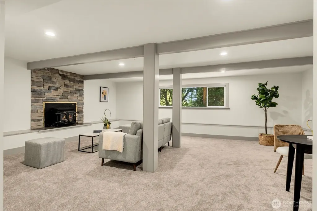 19035 SE 56th Street Issaquah WA 98027