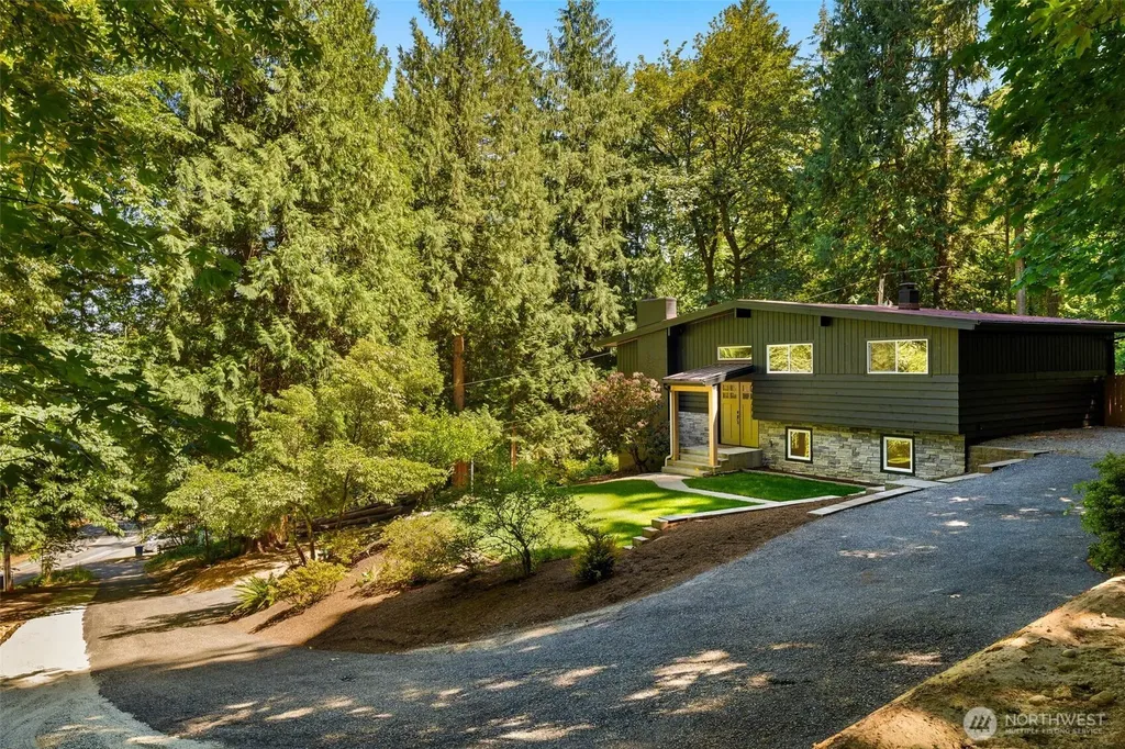 19035 SE 56th Street Issaquah WA 98027