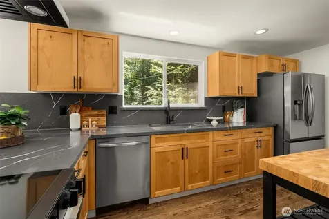 19035 SE 56th Street Issaquah WA 98027
