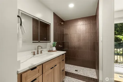 19035 SE 56th Street Issaquah WA 98027