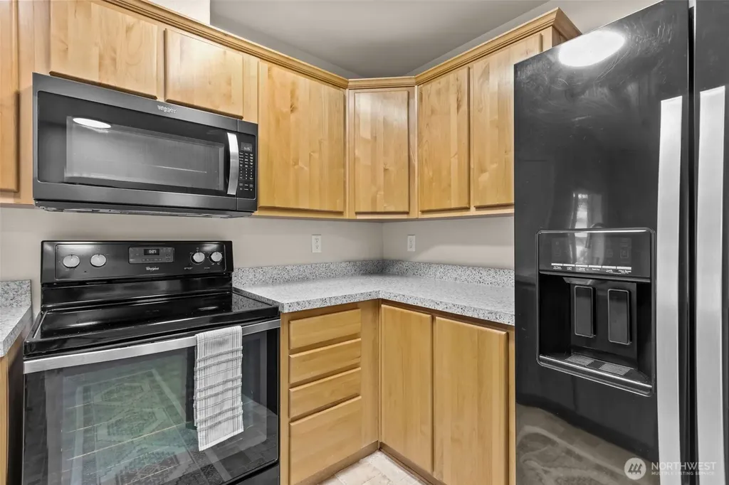 14322 Admiralty Way Lynnwood WA 98087