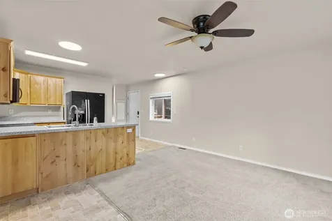 14322 Admiralty Way Lynnwood WA 98087