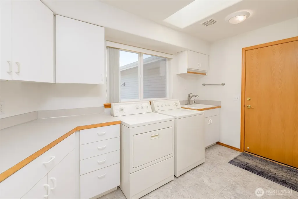 141 Kiwi Lane Sequim WA 98382