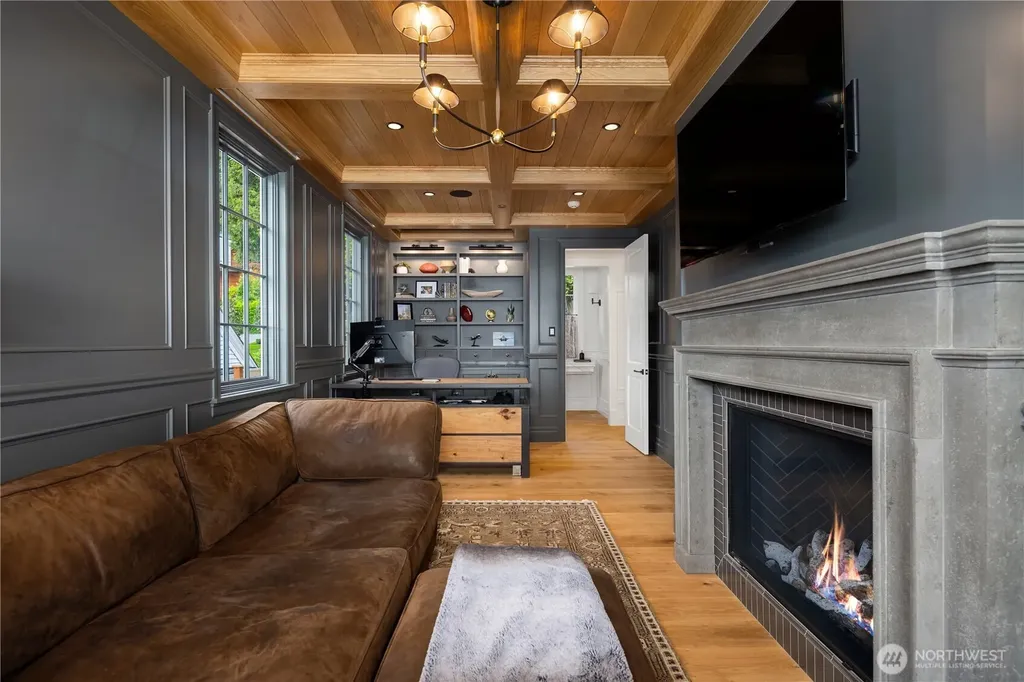 6333 77th Avenue SE Mercer Island WA 98040