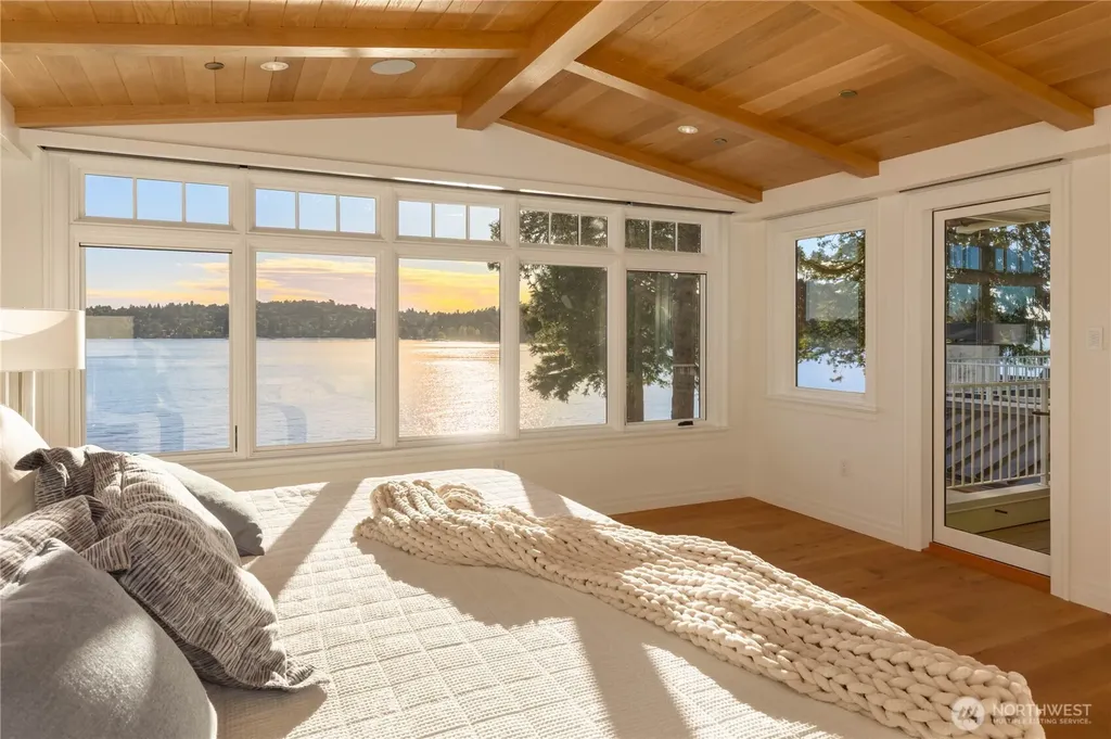 6333 77th Avenue SE Mercer Island WA 98040