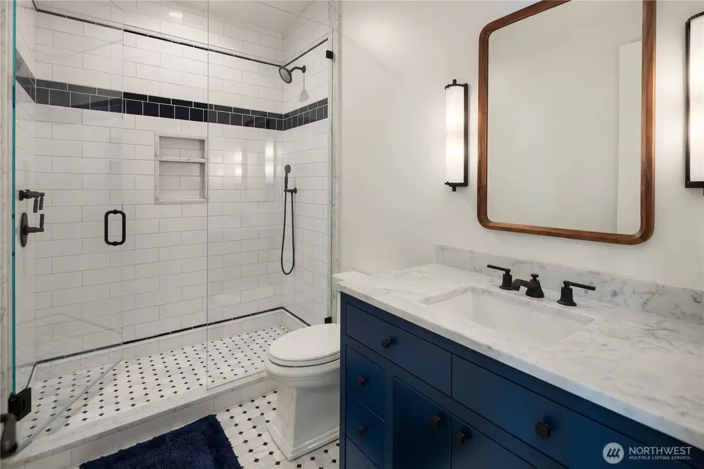 6333 77th Avenue SE Mercer Island WA 98040