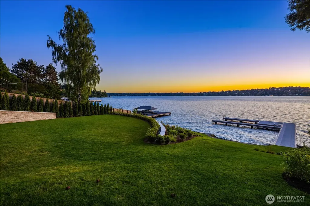6333 77th Avenue SE Mercer Island WA 98040