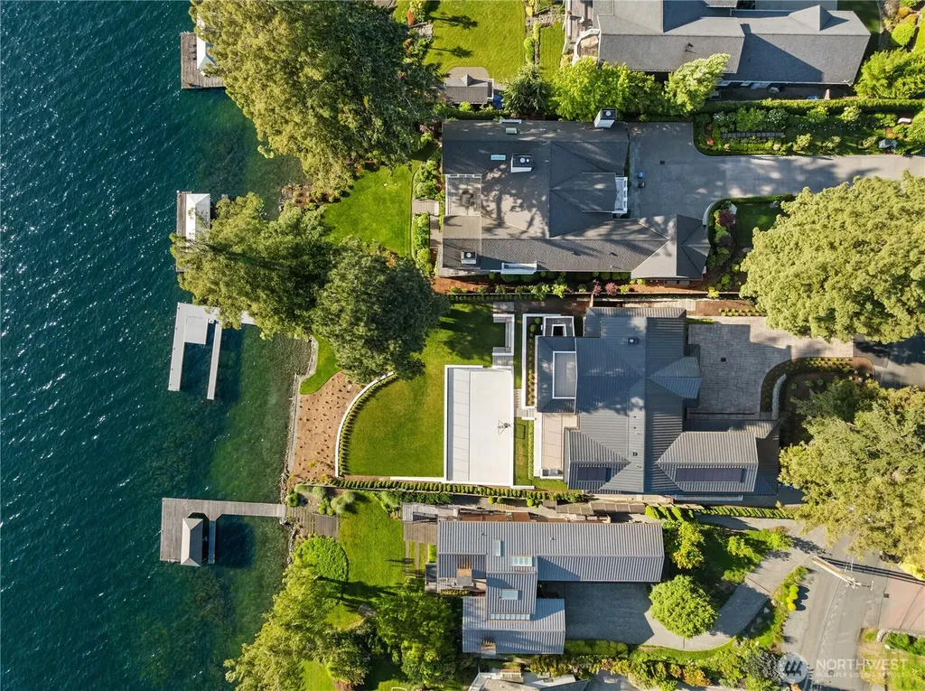 6333 77th Avenue SE Mercer Island WA 98040