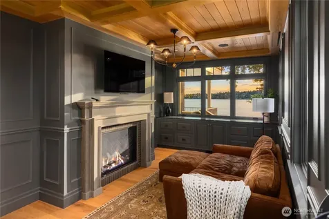 6333 77th Avenue SE Mercer Island WA 98040