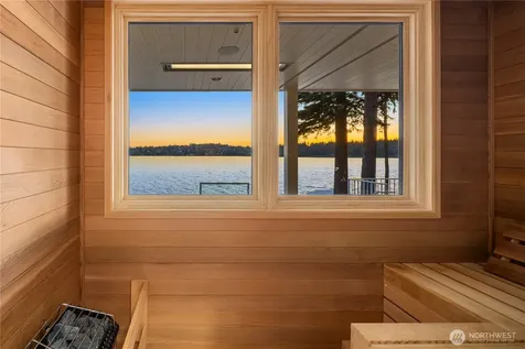 6333 77th Avenue SE Mercer Island WA 98040