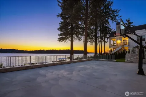 6333 77th Avenue SE Mercer Island WA 98040