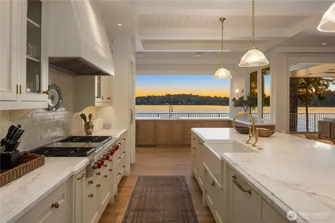 6333 77th Avenue SE Mercer Island WA 98040