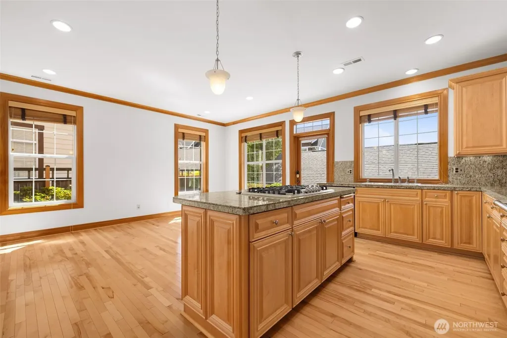 2575 NE Park Drive Issaquah WA 98029