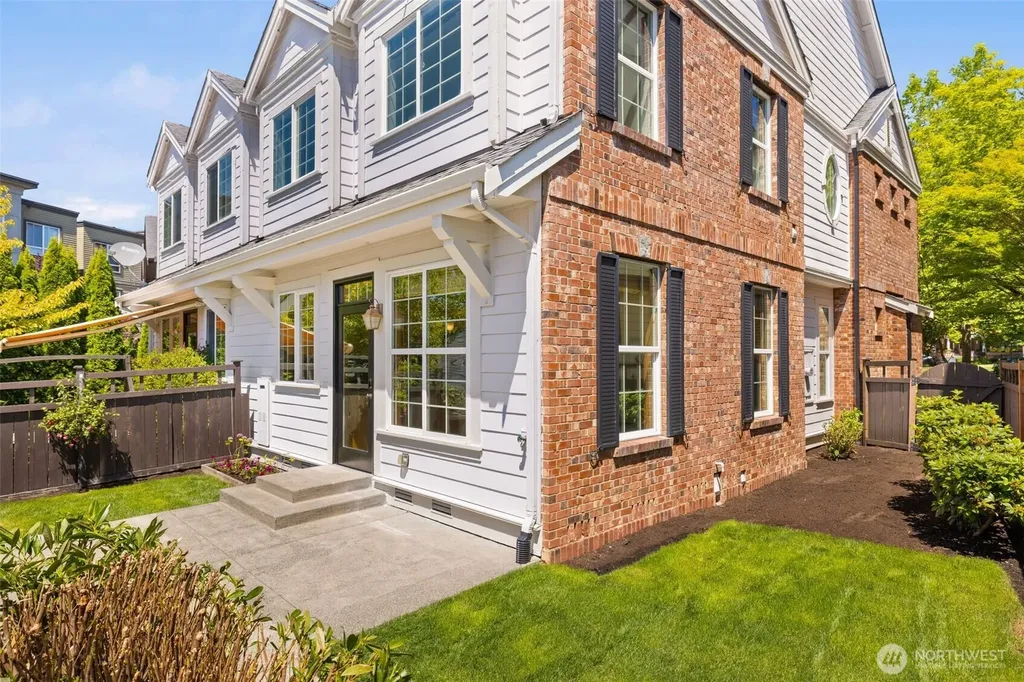 2575 NE Park Drive Issaquah WA 98029
