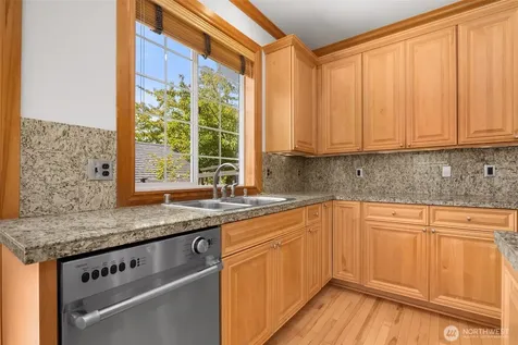 2575 NE Park Drive Issaquah WA 98029
