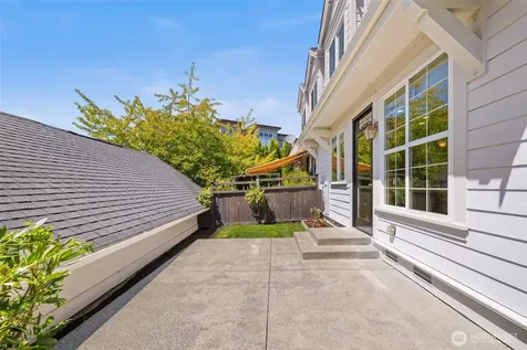2575 NE Park Drive Issaquah WA 98029