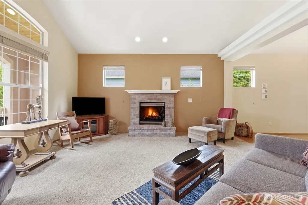2653 NE Kevos Pond Poulsbo WA 98370