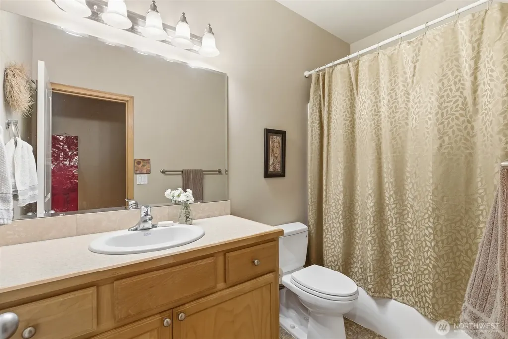 2653 NE Kevos Pond Poulsbo WA 98370