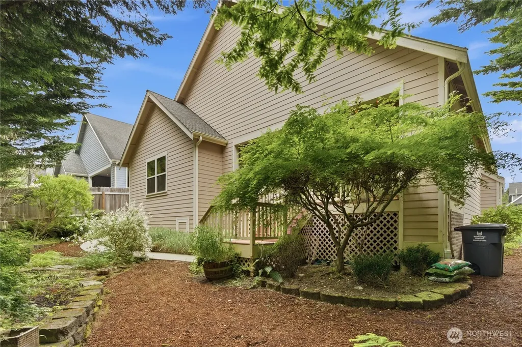 2653 NE Kevos Pond Poulsbo WA 98370