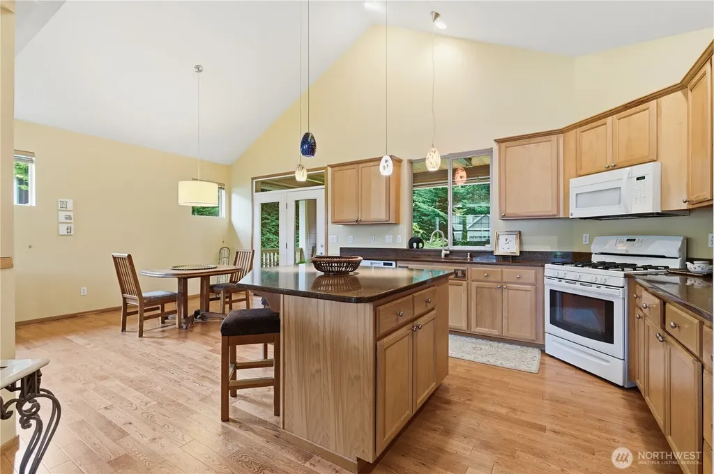 2653 NE Kevos Pond Poulsbo WA 98370