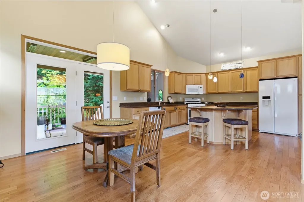 2653 NE Kevos Pond Poulsbo WA 98370