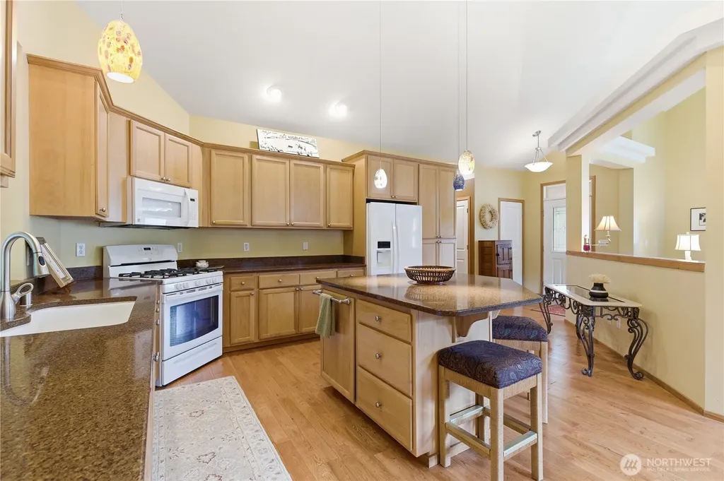 2653 NE Kevos Pond Poulsbo WA 98370