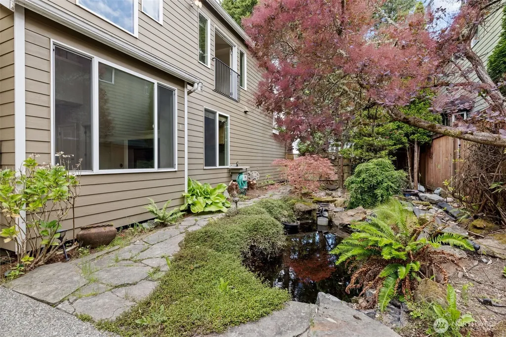 4708 Smithers Avenue S Renton WA 98055