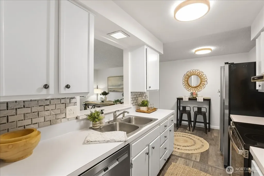 17110 NE 45th Street Redmond WA 98052