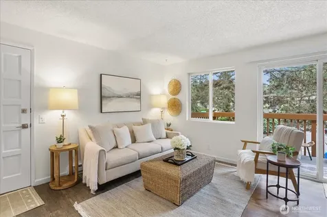 17110 NE 45th Street Redmond WA 98052