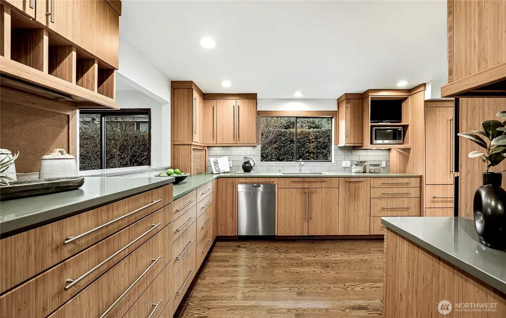 2234 108th Avenue SE Bellevue WA 98004