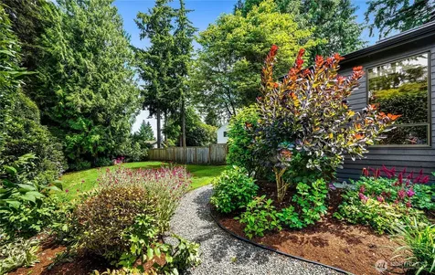 2234 108th Avenue SE Bellevue WA 98004