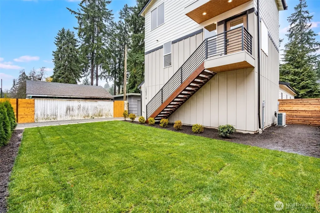 12531 25th Avenue NE Seattle WA 98125
