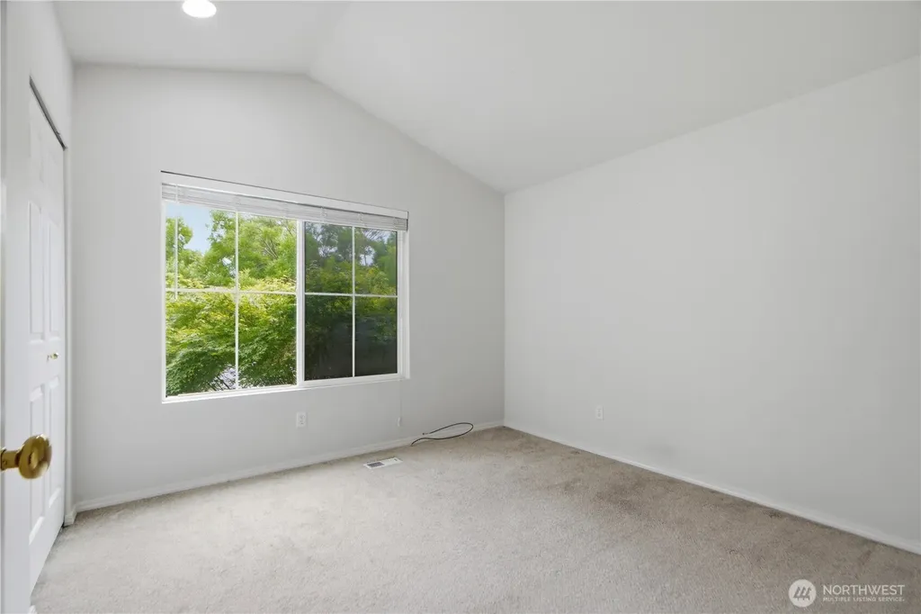 23302 57th Avenue S Kent WA 98032