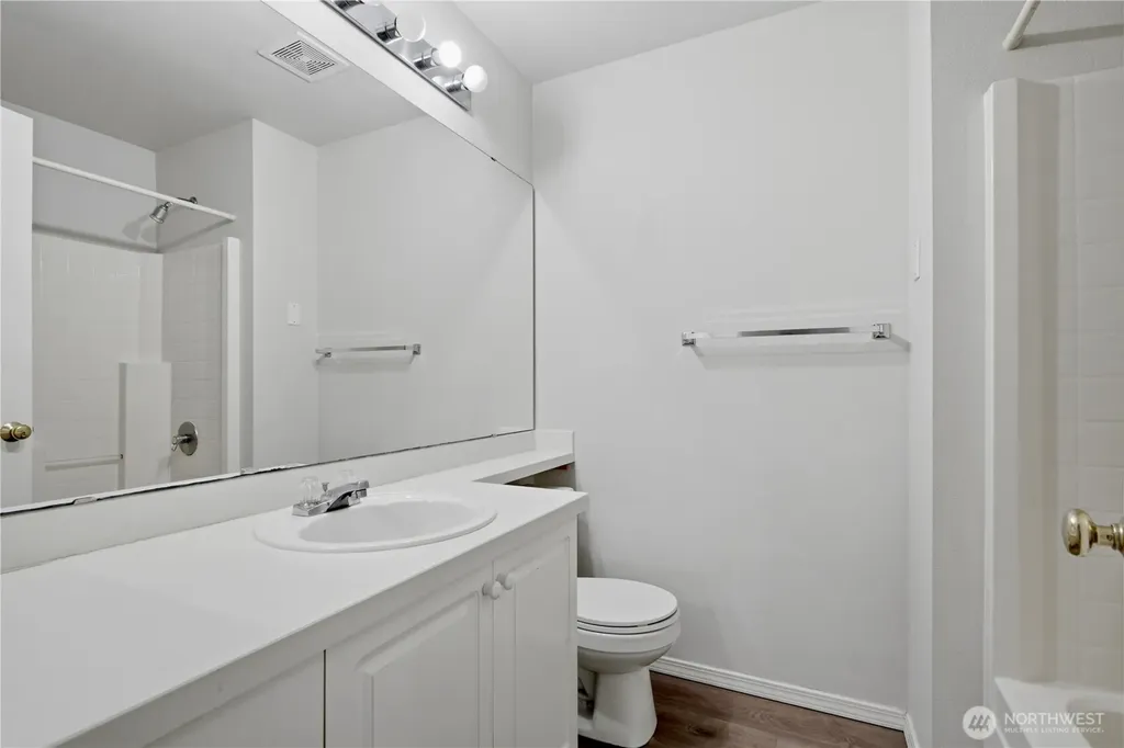 23302 57th Avenue S Kent WA 98032