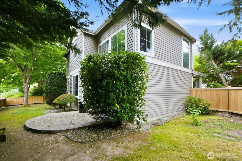 23302 57th Avenue S Kent WA 98032