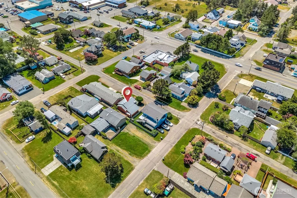 406 Oregon Avenue N Long Beach WA 98631