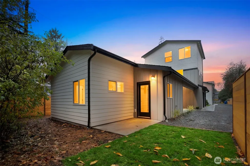12531 25th Avenue NE Seattle WA 98125