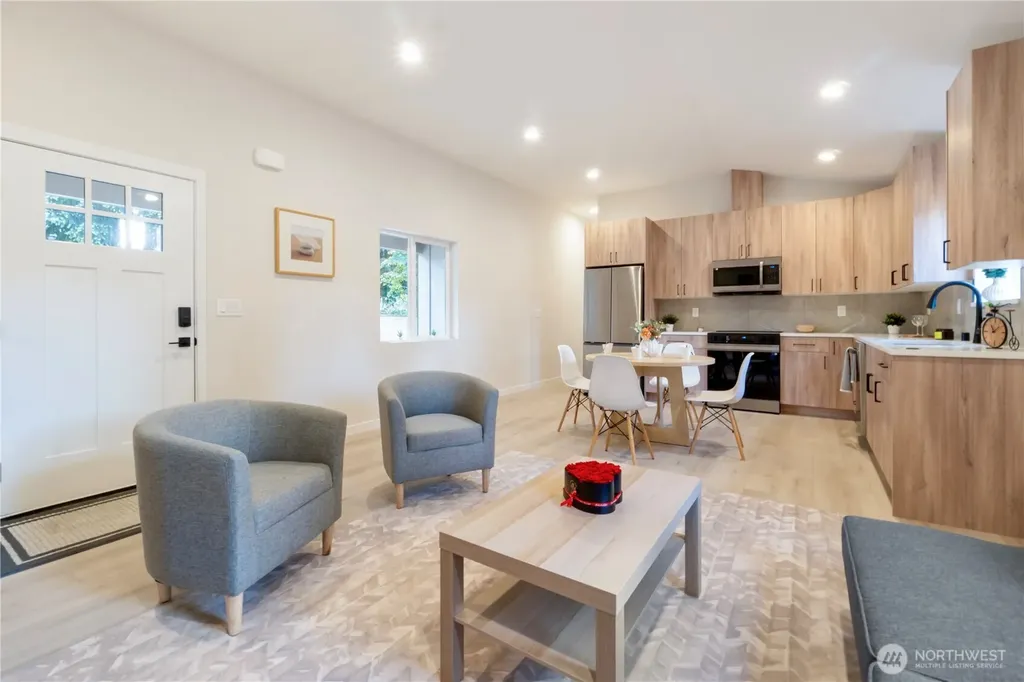 12531 25th Avenue NE Seattle WA 98125