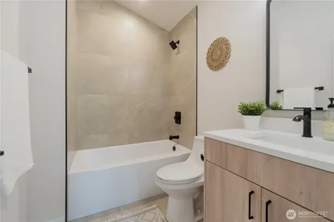 12531 25th Avenue NE Seattle WA 98125