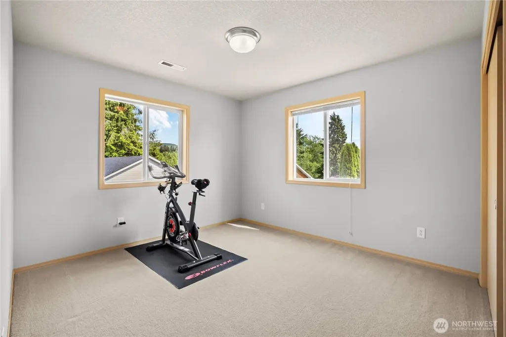 52 Morgan Drive Cathlamet WA 98612