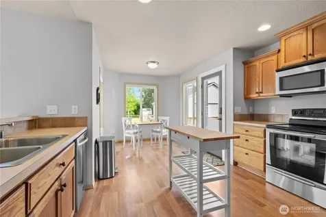 52 Morgan Drive Cathlamet WA 98612