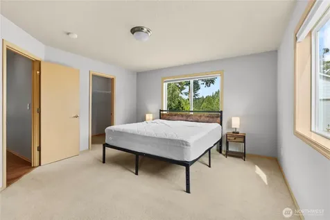 52 Morgan Drive Cathlamet WA 98612