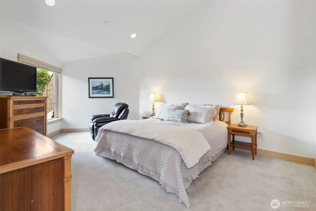 383 Romance Hill Road Belfair WA 98528