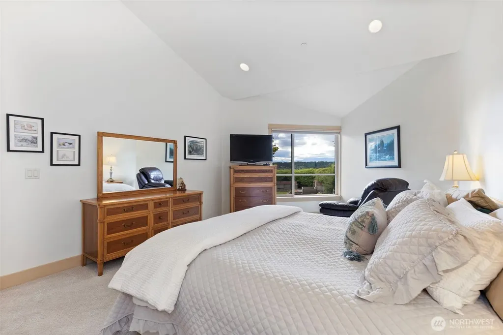 383 Romance Hill Road Belfair WA 98528