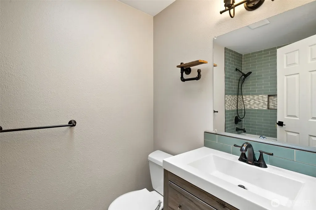 9435 Echo Valley Road NW Bremerton WA 98312