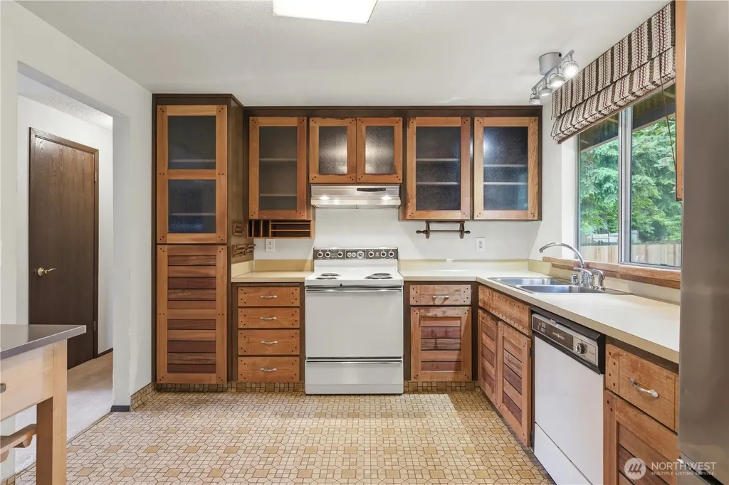 14610 SE 198th Street Renton WA 98058