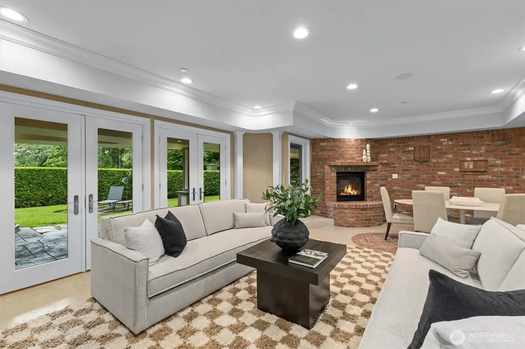 6434 E Mercer Way Mercer Island WA 98040