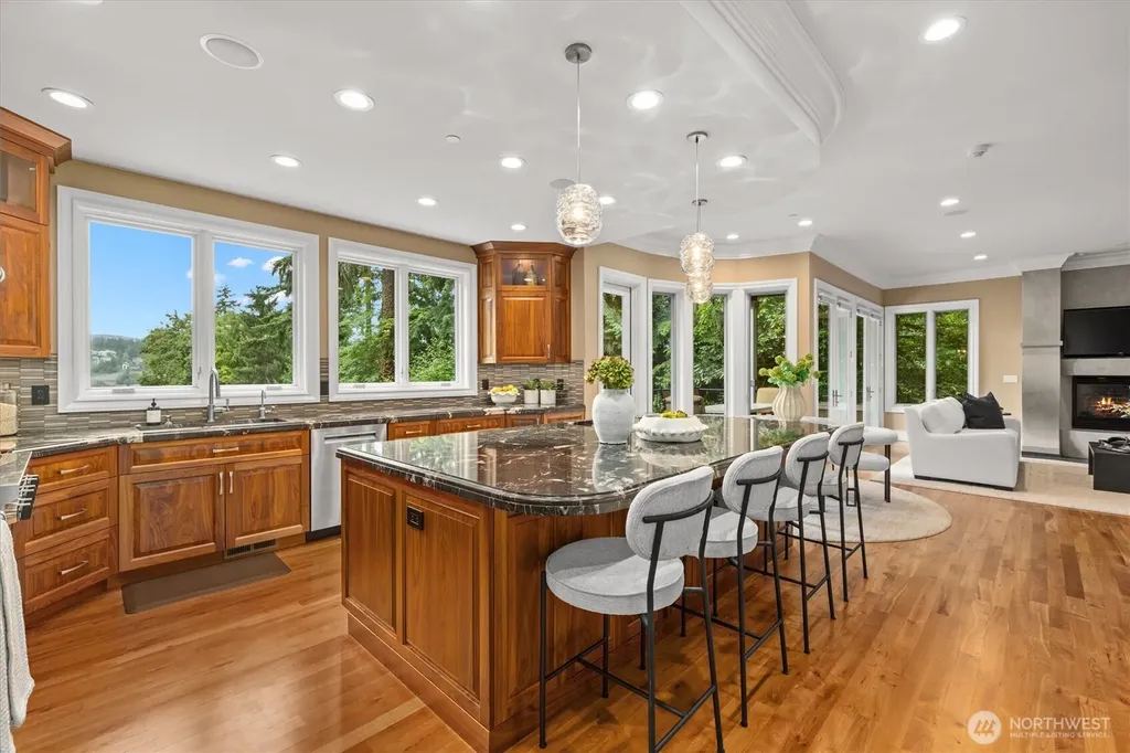 6434 E Mercer Way Mercer Island WA 98040