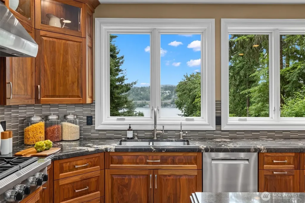6434 E Mercer Way Mercer Island WA 98040