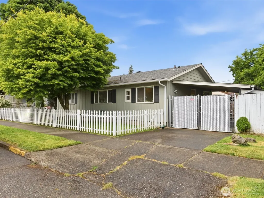 301 W Plum Street Centralia WA 98531
